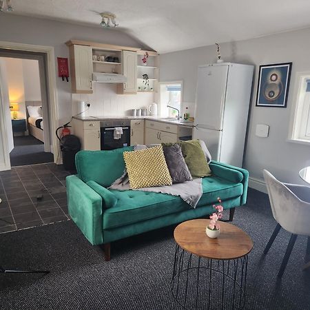 Cottage Style 2 Bedroom Apt In City, Near Utilita Arena & Free Parking برمنغهام المظهر الخارجي الصورة
